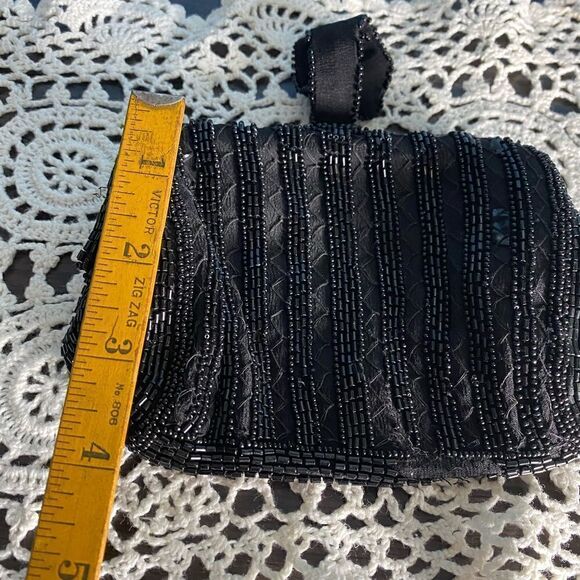 Evening bag vintage beaded with black beads all over Beautiful condition - Picture 4 of 5